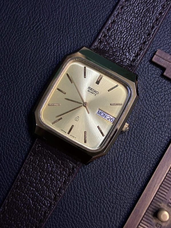 SEIKO Majesta 9533-5080 Gold Dial Day Date Quartz Men Watch