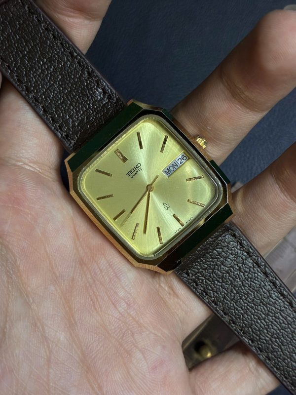 SEIKO Majesta 9533-5080 Gold Dial Day Date Quartz Men Watch