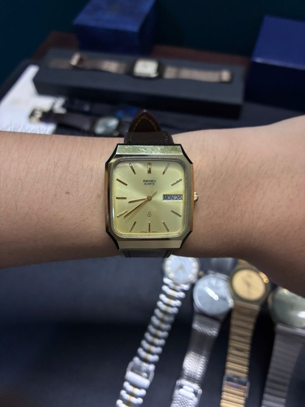 SEIKO Majesta 9533-5080 Gold Dial Day Date Quartz Men Watch